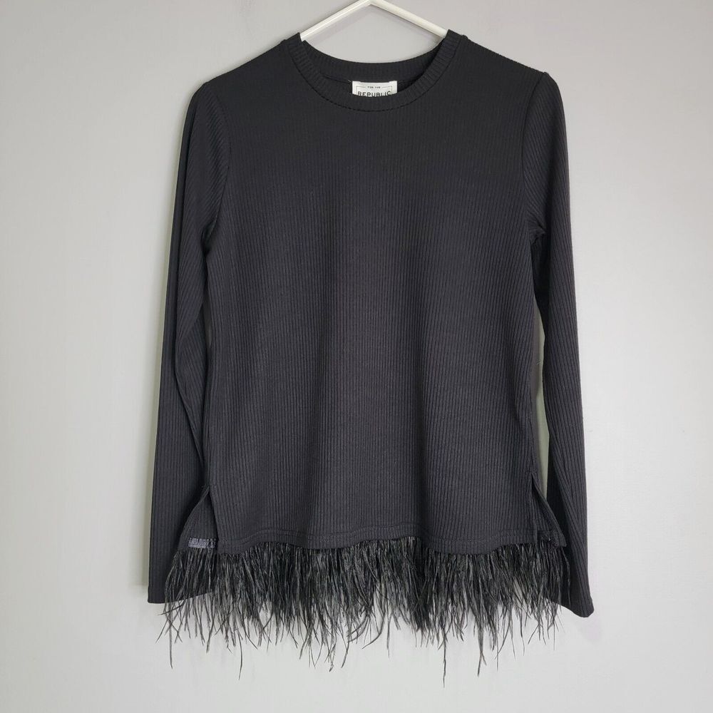 For the Republic Womens Size S Black‎ Ribbed Top Long Sleeve Ostrich Feather Hem